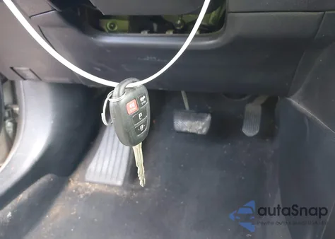 2016 Toyota Corolla Le z USA, uszkodzony, nr VIN 2T1BURHE4GC597638